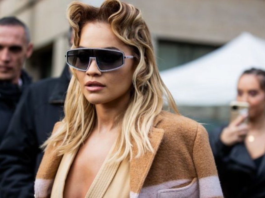 Rita Ora udhëton për në Bullgari për të xhiruar klipin e ri, pasi theu rregullat e izolimit me festën e ditëlindjes