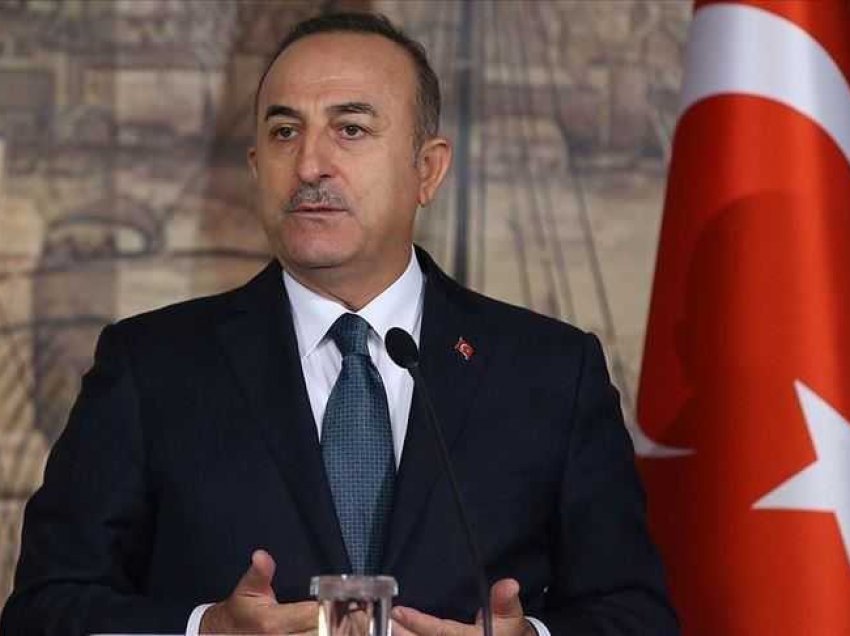 Çavuşoğlu: Turqia nuk mund të heq dorë nga të drejtat e saj në Mesdheun Lindor