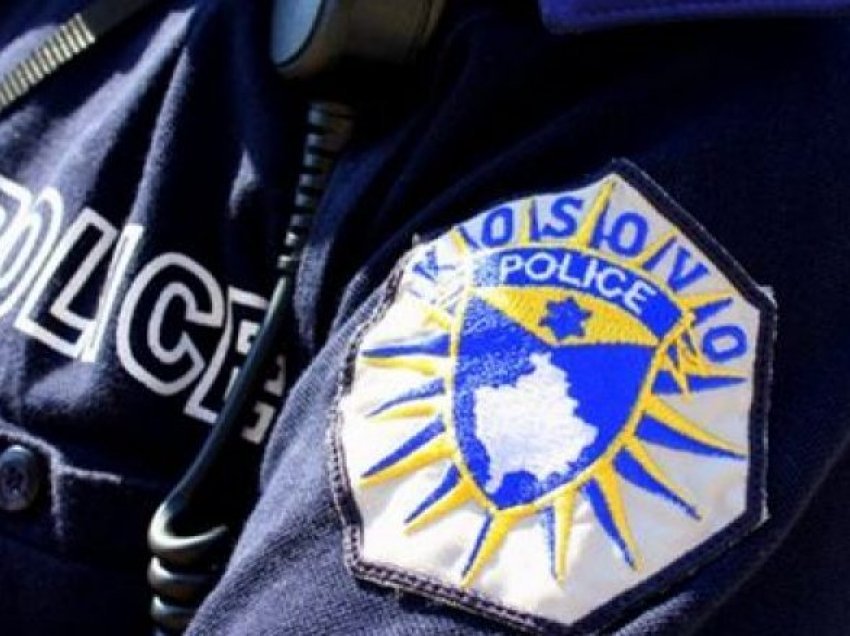 Rrahin policët për parking, tre të arrestuar në Prishtinë