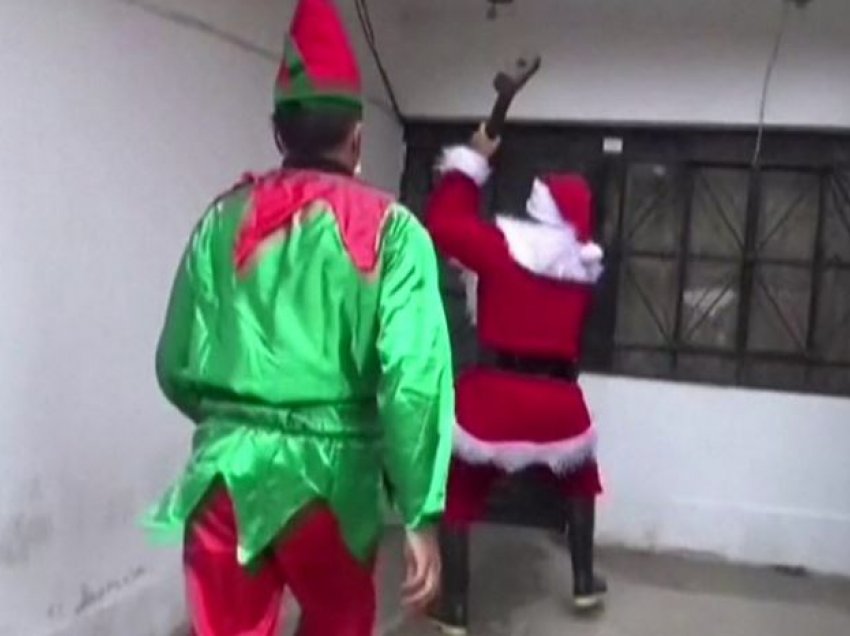 Të veshur si babagjyshë dhe elfë, policia arreston trafikantin e drogës