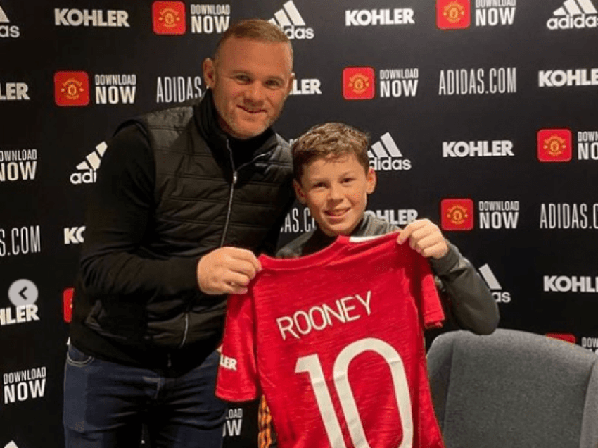 Rooney krenar, djali i tij nënshkruan me Manchester United 