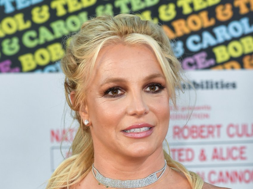 Britney Spears dikur yll, sot e zakonshme