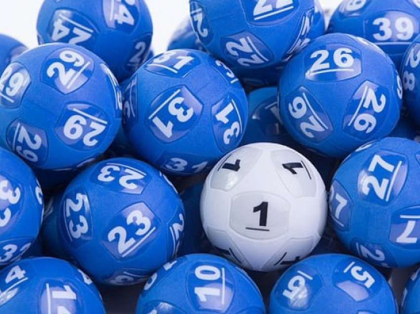 Studenti australian fiton 20 milionë dollarë në lotari, 20-vjeçarit i solli fat numri 13-të