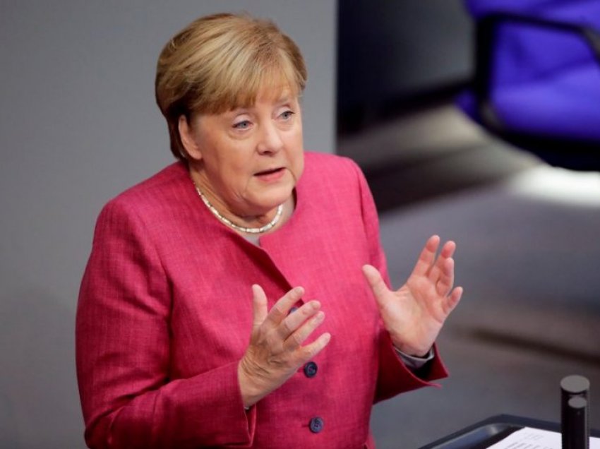 Merkel ka një thirrje për gjermanët për Krishtlindje