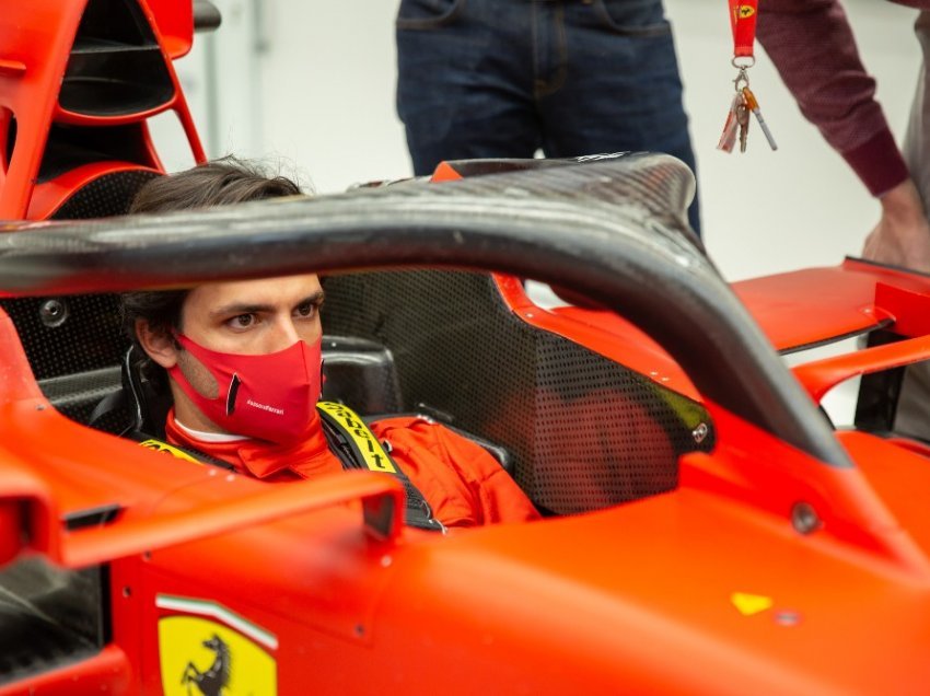 Carlos Sainz në “ditën e parë të shkollës” së pilot i Ferrarit
