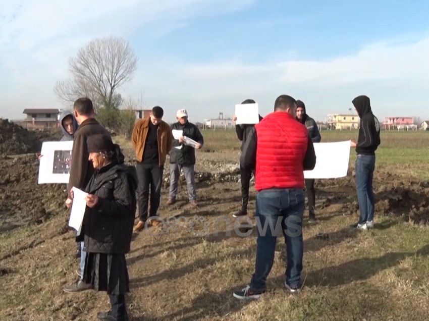 Rrugët dytësore të Durrës-Kukës, banorët e Kurbinit në protestë: Na dëmtojnë tokat, nuk lejojmë punimet