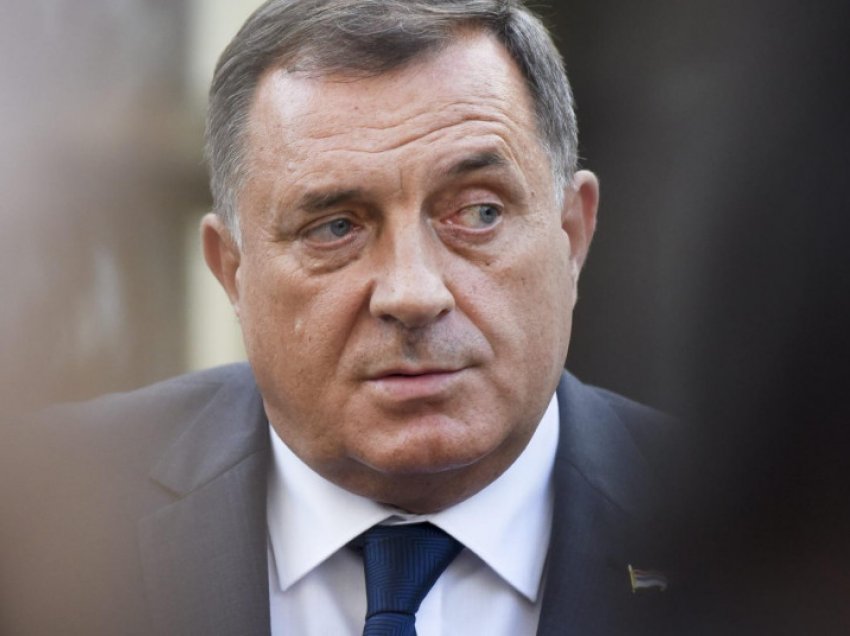 Milorad Dodik është shtruar urgjentisht në spital, ka pneumoni në të dy mushkëritë
