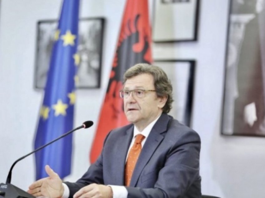 ​Kryenegociatori Mazi: Të heqim pluhurin e paragjykimit për shqiptarët nga kostumi i BE