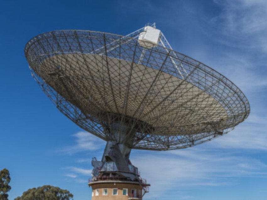 Shkencëtarët kapin një sinjal radio të çuditshëm nga hapësira