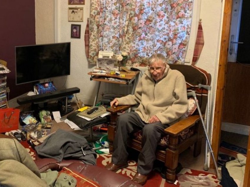 Hajdutët e pashpirt vjedhin dhe shkatërrojnë shtëpinë e 94-vjeçarit disa ditë para Krishtlindjeve