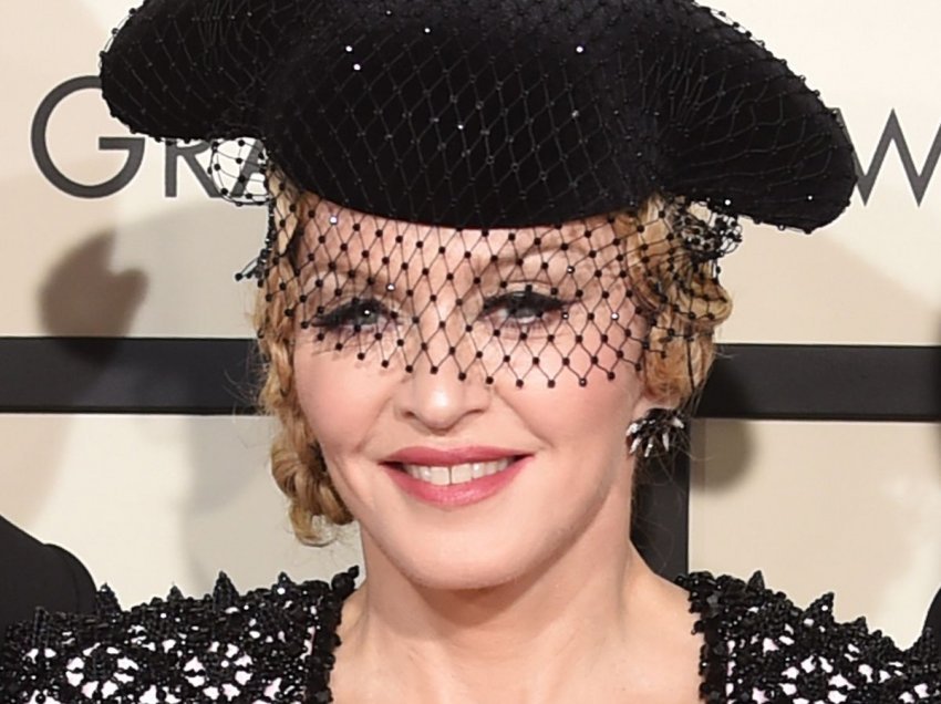 Madonna: Dikur nuk kisha para të blija fustan, i qepja vetë