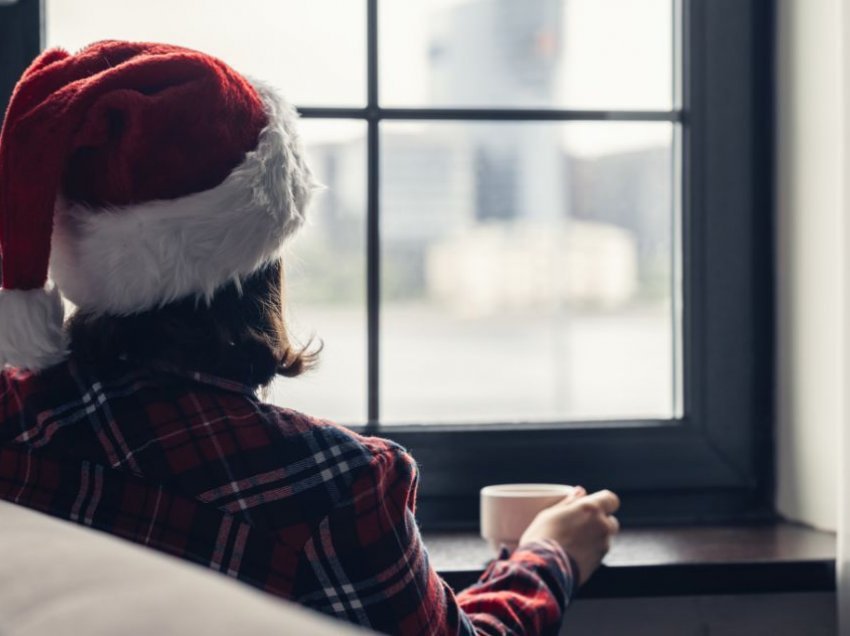 Unë kam kaluar dhjetë Krishtlindjet e fundit vetëm, ja disa këshilla që mund t’iu ndihmojnë