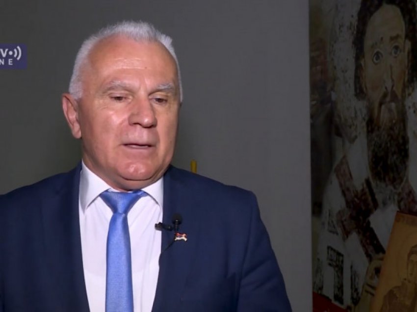 Zyrtari serb i Banjallukës Milorad Arlov nuk lejohet të futet në Kosovë – thotë se kishte plan të ndajë bursa edhe dhurata