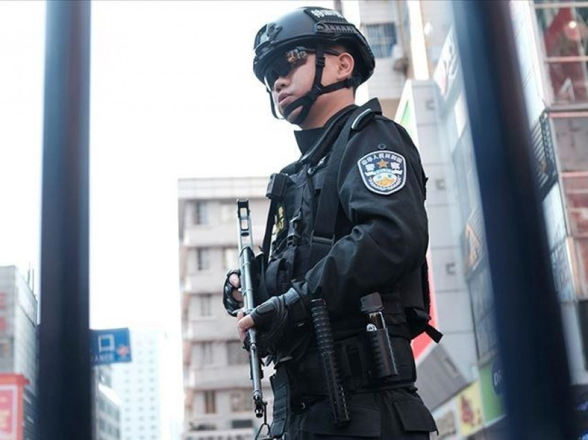 Kinë, së paku 7 të vrarë në një sulm me thikë