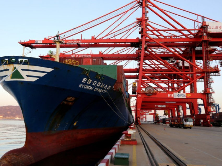 Vëllimi i përgjithshëm i import-eksportit të Kinës pritet të arrijë sivjet 4.9 trilionë dollarë