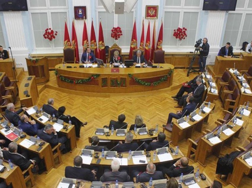 Mali i Zi, parlamenti miraton ndryshime në ligjin mbi Liritë Fetare