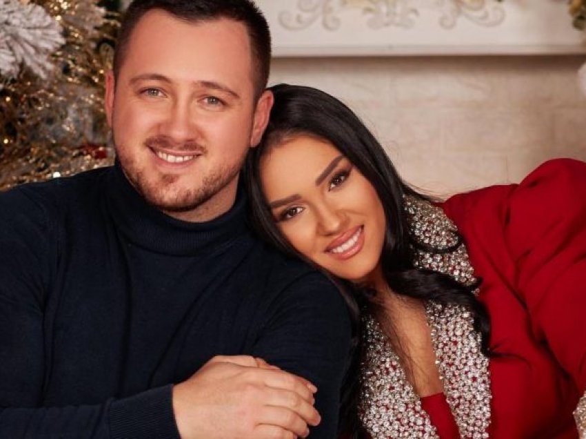 Albatrit Muqiqi iu uron fansave Vitin e Ri me fotografi festive familjare