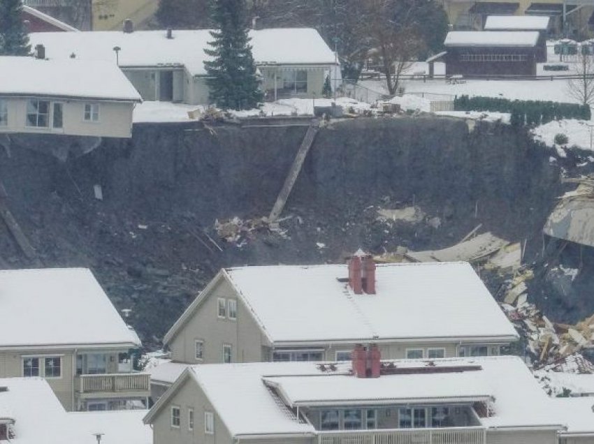 Rrëshqet dheu në një zonë banimi: Dhjetë persona po kërkohen në Norvegji
