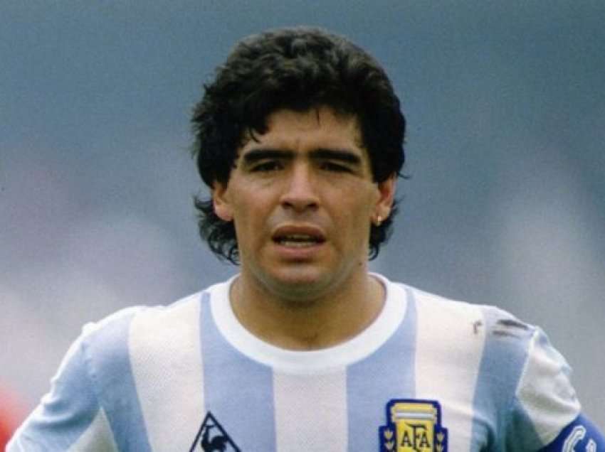 Seria A përgatit homazhe për Maradonan – Nga një minutë heshtje, deri tek shiritat e zinj në krahë