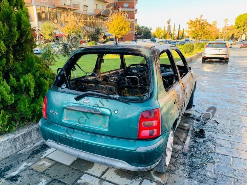 Çfarë po ndodh? Shkrumbohen 3 makina në Vlorë, Krujë dhe Elbasan