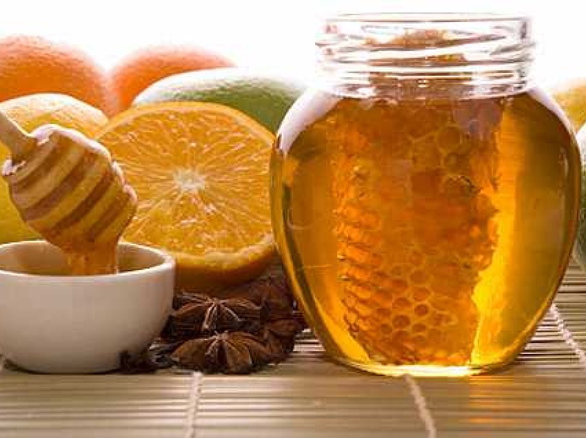 3 mënyra të thjeshta që provojnë nëse mjalti është vërtet i pastër apo jo