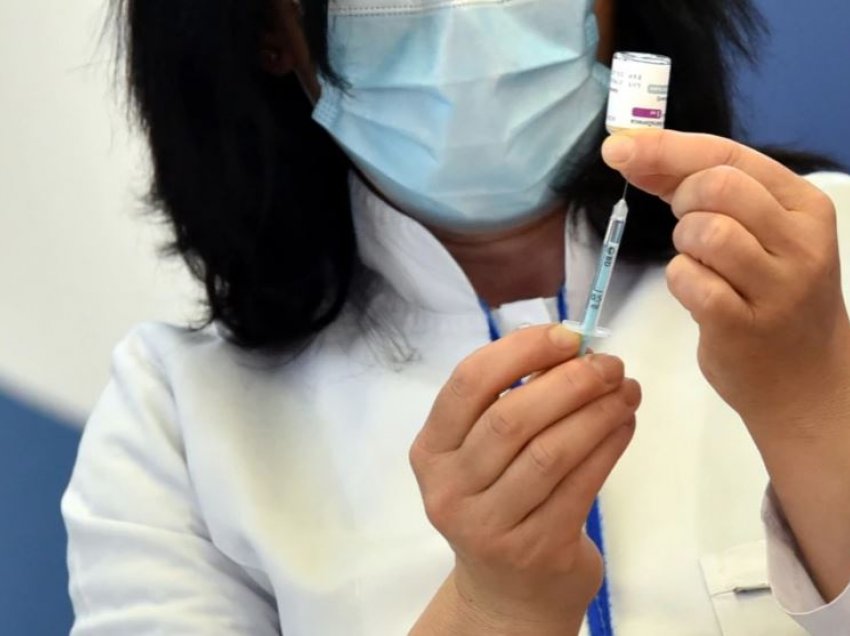 350 punëtorë shëndetësorë të Prishtinës janë vaksinuar kundër COVID-19