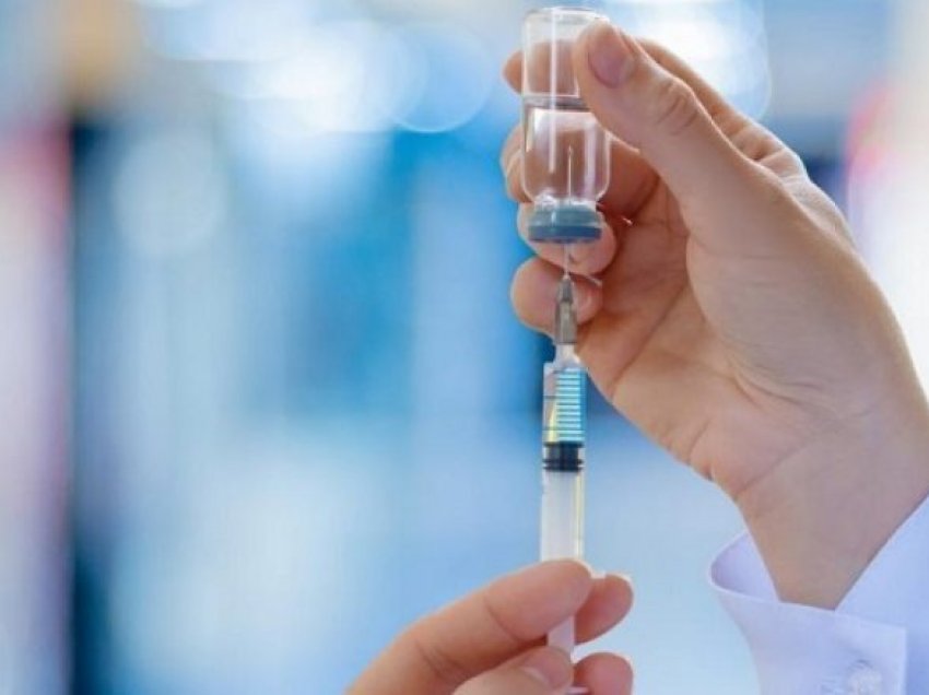 Spanja pritet të vaksinojë 25 milion persona deri në fund të korrikut
