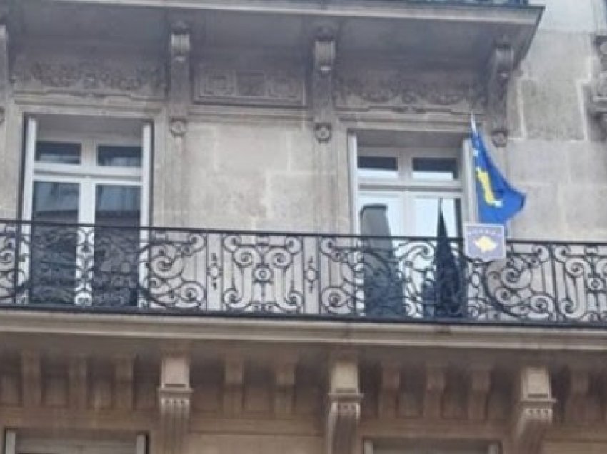 ​Ambasada e Kosovës në Paris me njoftim të rëndësishëm për shtetasit nga Kosova