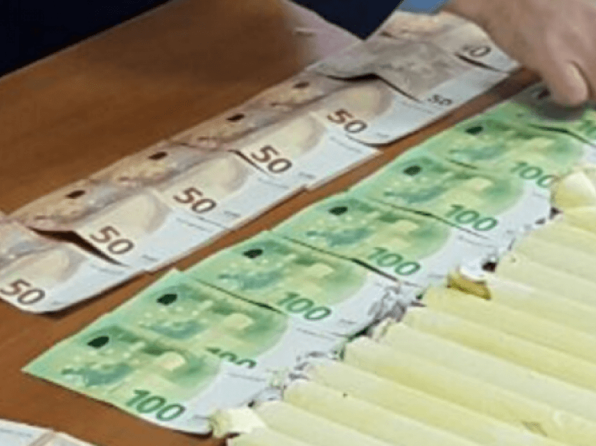 Policia jep detaje për gjetjen e parave të falsifikuara në Suharekë, arreston dy persona