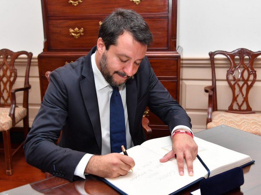‘Të mos gjykohet Salvini’, prokurori: Ai nuk ndaloi në mënyrë të paligjshme emigrantët në 2019