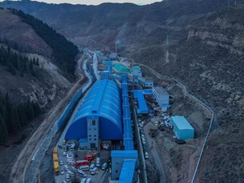 Shembet një minierë qymyri në Kinë – mbesin 21 minatorë të bllokuar