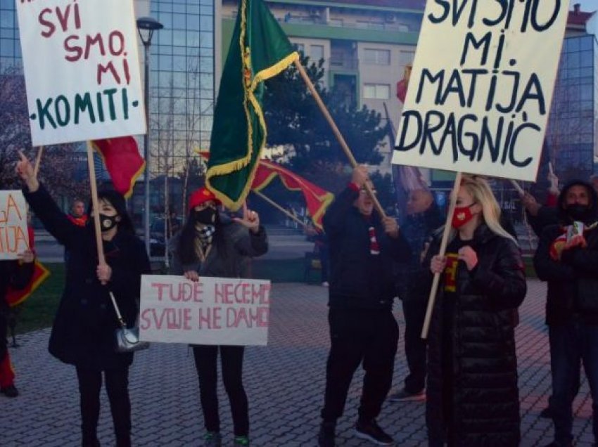 Sërish protestojnë mbështetësit e Gjukanoviqit, kërkojnë dorëheqjen e Krivokapiqit