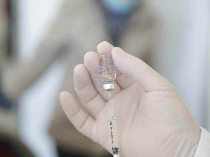 Vaksinat, asnjë me efekte të rënda/ Kuvendi miraton aktet normative për përdorimin e vaksinave kineze