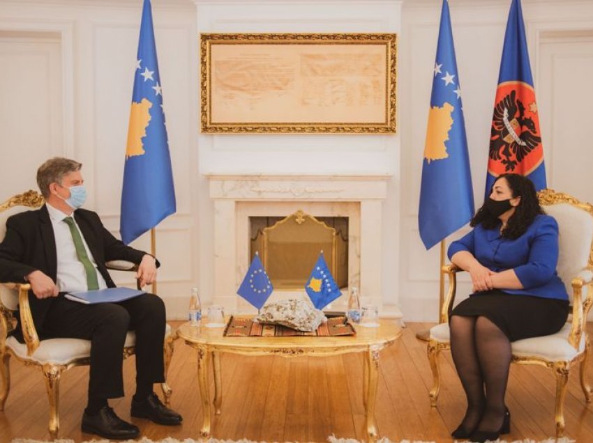 Presidentja Osmani takohet me shefin e EULEX-it, flasin për sundimin e ligjit