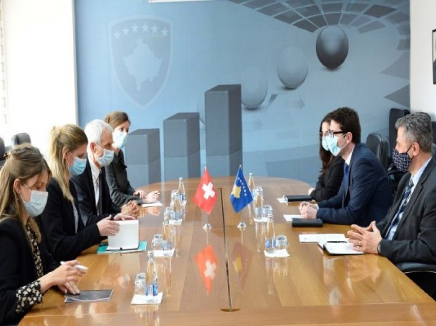 ​Ambasadori Kolly: Zvicra e përkushtuar për rritjen e bashkëpunimit me Kosovën