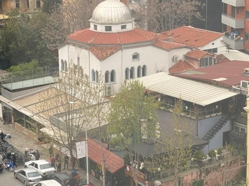 Sulmi në xhaminë “Dine Hoxha” në Tiranë, Rudolf Nikolli akuzohet për “akt terrorist”