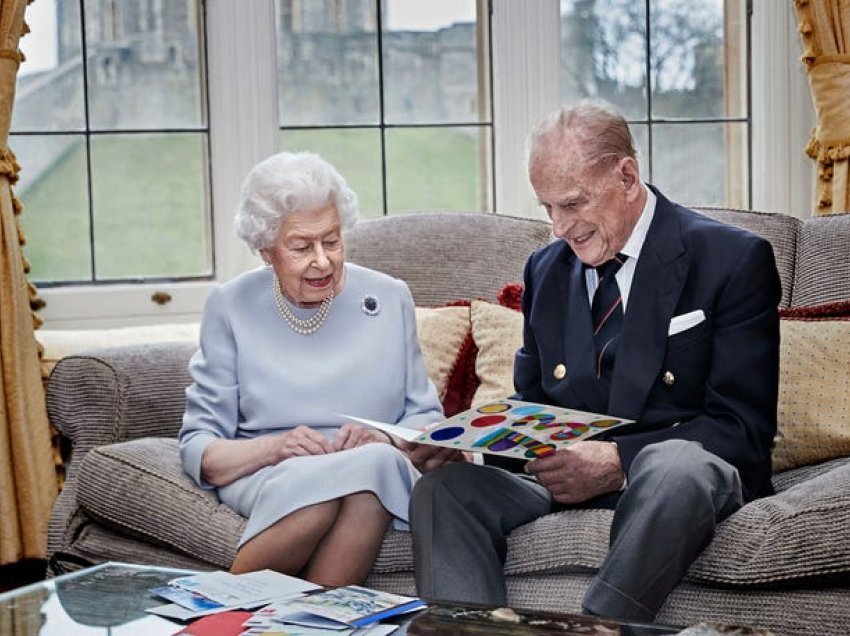 Në 95-vjetorin e saj lindjes, Mbretëresha Elizabeth thyen heshtjen dhe flet për vdekjen e Princit Philip