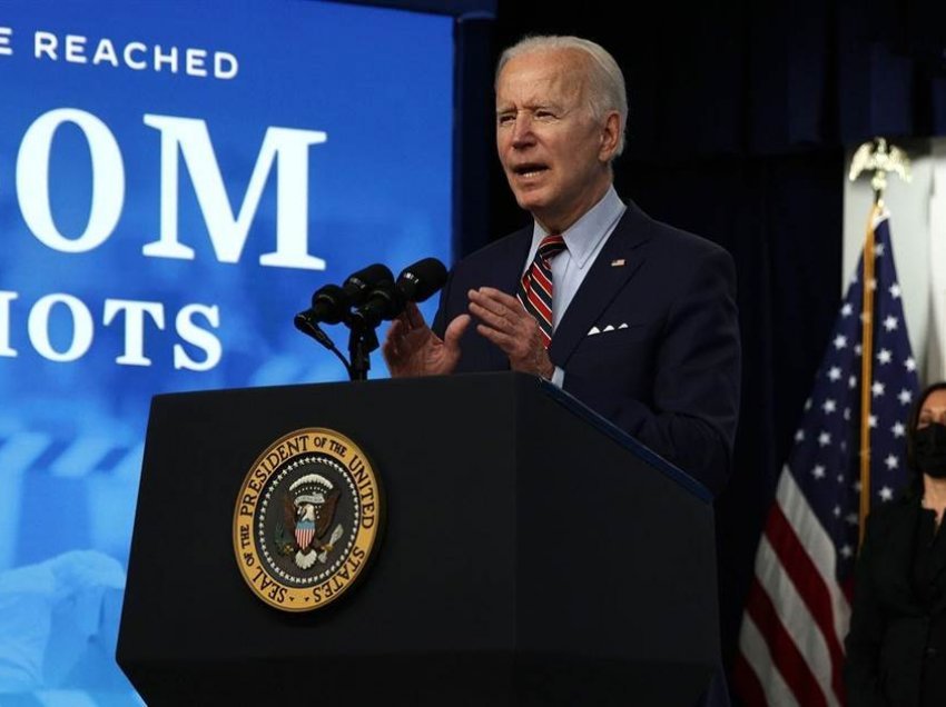 Presidenti Biden shpreh besim se SHBA mund t’u dërgojë vaksina vendeve të tjera