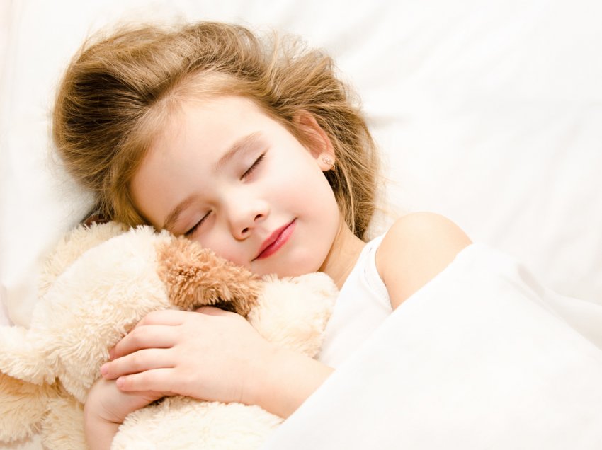 Si ndikon gjumi tek fëmijët?