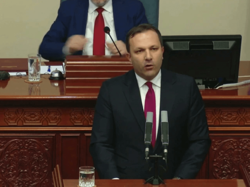 VOA: Maqedoni e Veriut: Nuk kalon interpelanca kundër ministrit të rendit