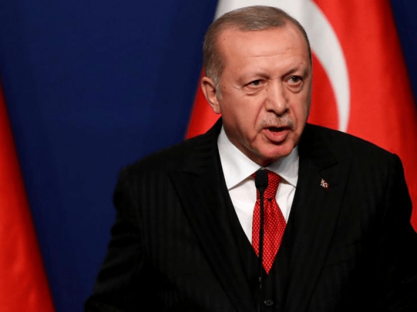 Erdogan i bën thirrje presidentit Biden, të tërheq 