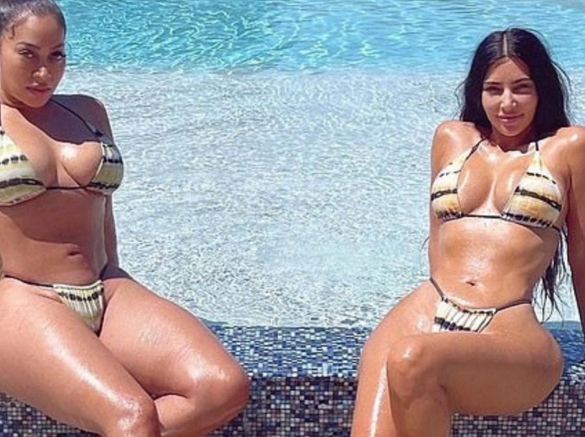 Kim Kardashian ‘ngrit’ temperaturat me shoqen e saj derisa pozojnë në bikini