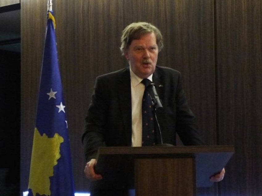 Ish-ambasadori holandez: E rrezikshme bërja e veriut “autonom”, Vuçiq s’e njeh Kosovën derisa ka pas vete këto dy shtete