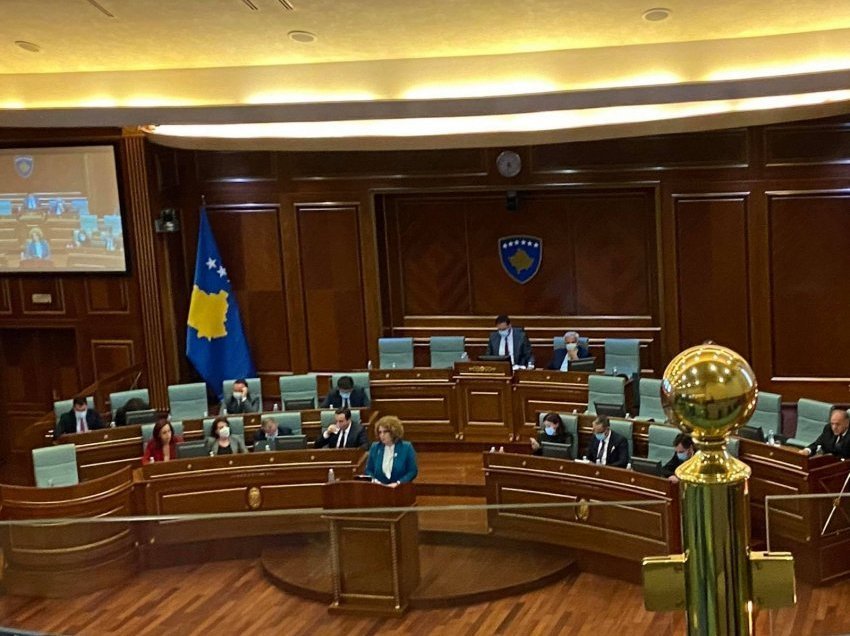 VOA: Debat i rreptë parlamentar për punën e qeverisë së Kosovës