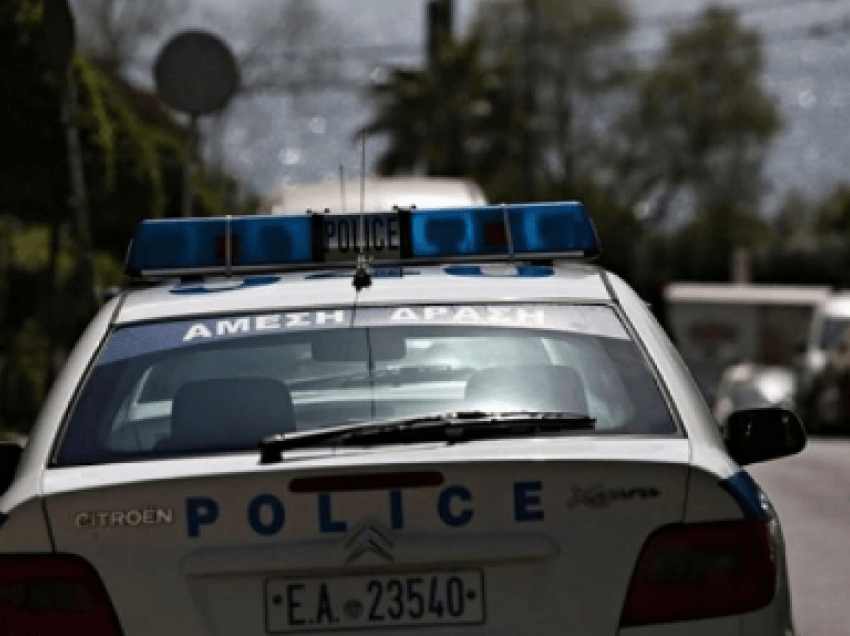 E lidhën dhe e rrahën me rrip një 16-vjeçar grek, arrestohen dy shqiptarë