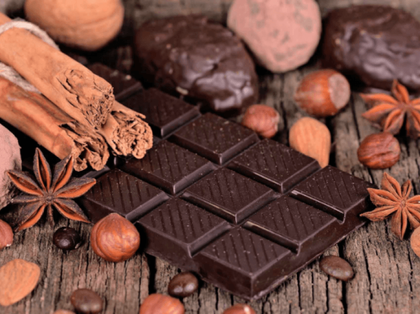 Çokollata e zezë e mirë për shëndetin tonë? Zbuloni përfitimet e tij të pabesueshme!