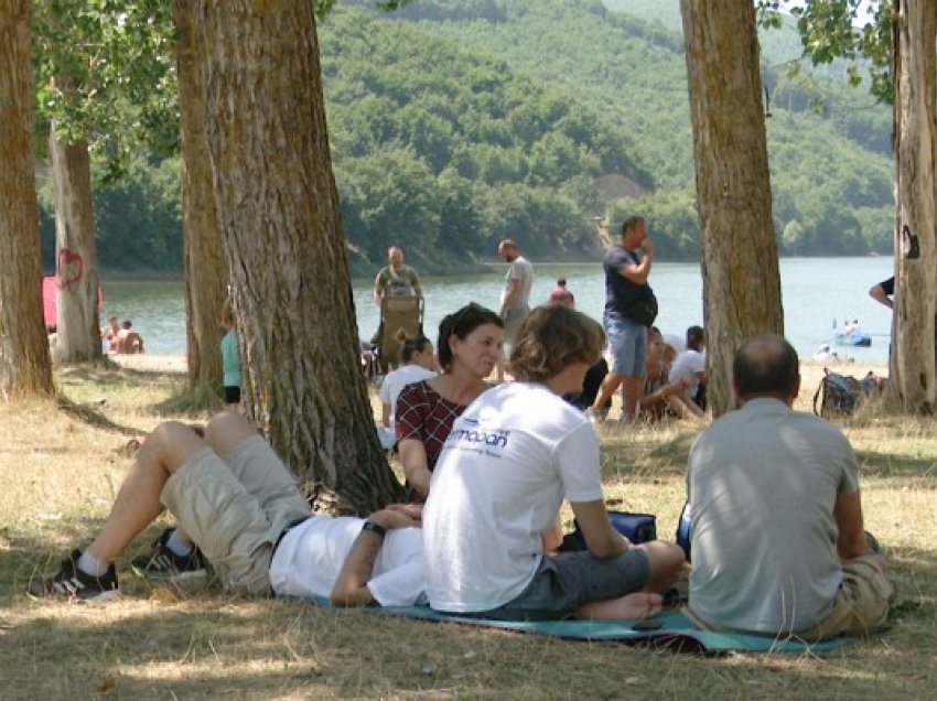 ​Liqeni i Batllavës destinacion për qytetarët edhe gjatë vikendit
