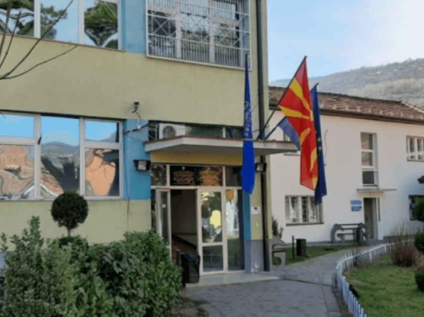 Dy të arrestuar për posedim të lëndëve narkotike në Gostivar