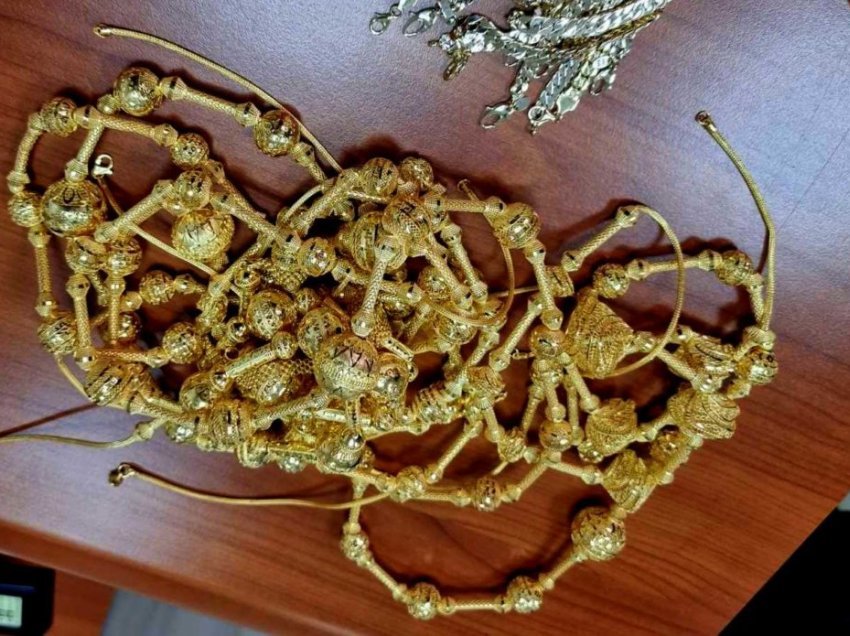 Konfiskohen në kufi qafore, byzylykë prej ari - vlera arrin në 9 milionë denarë