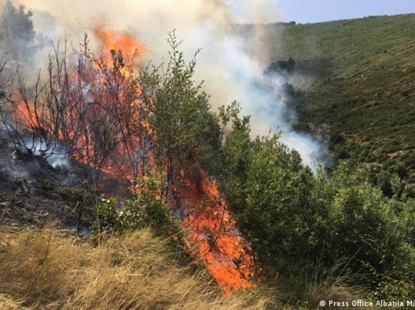Vatra aktive zjarri në male, nga veriu në jug të Shqipërisë